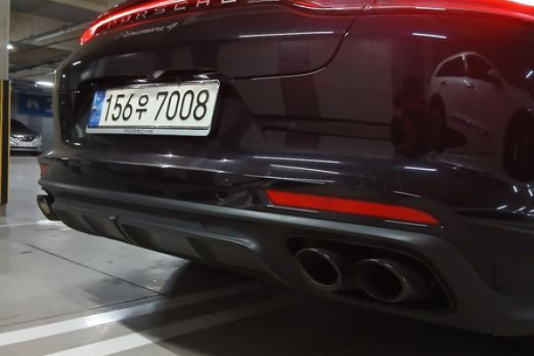 2022 Porsche Panamera с пробегом 92 000 км