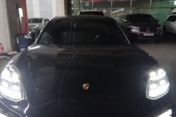 2022 Porsche Panamera с пробегом 92 000 км