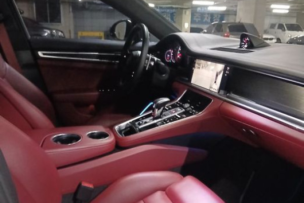 2022 Porsche Panamera с пробегом 92 000 км