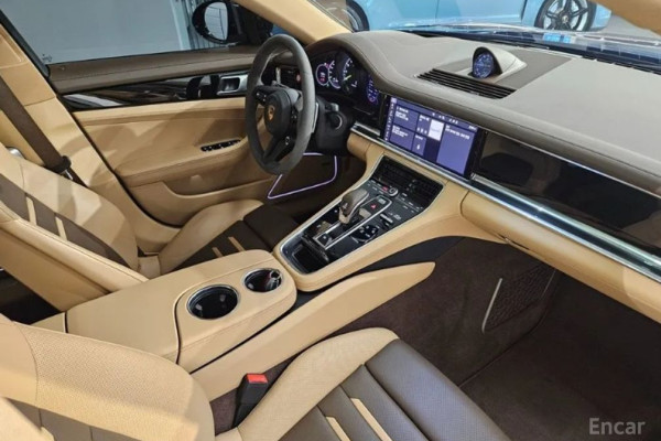 2021 Porsche Panamera с пробегом 50 400 км