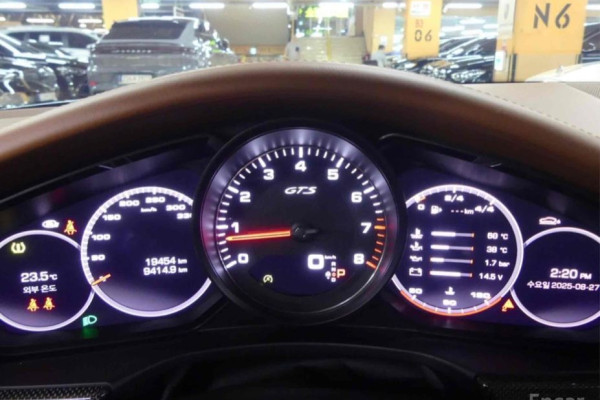 2021 Porsche Panamera с пробегом 19 400 км