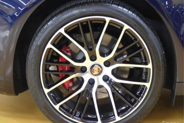 2021 Porsche Panamera с пробегом 19 400 км