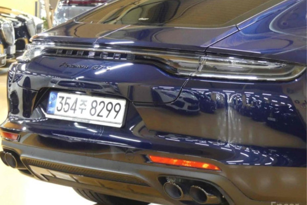 2021 Porsche Panamera с пробегом 19 400 км