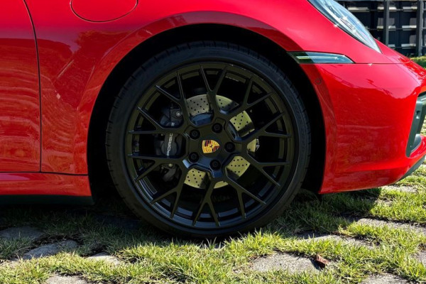 2022 Porsche 911 с пробегом 40 300 км