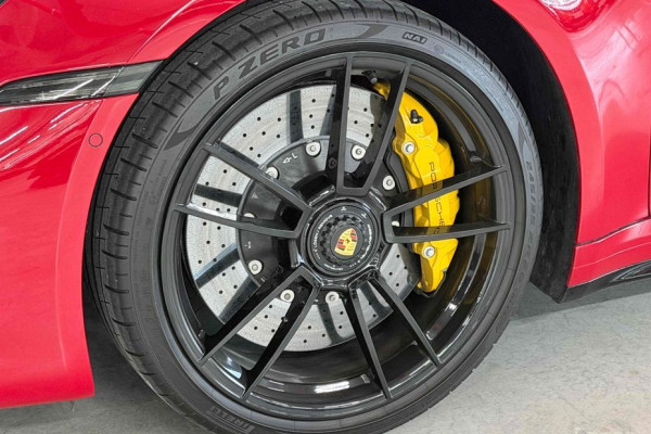 2022 Porsche 911 с пробегом 13 560 км