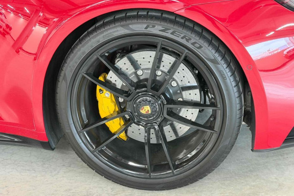 2022 Porsche 911 с пробегом 13 560 км