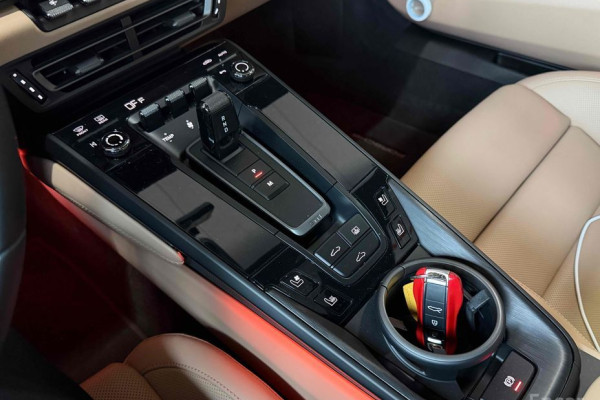 2022 Porsche 911 с пробегом 13 560 км