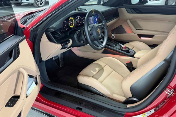 2022 Porsche 911 с пробегом 13 560 км
