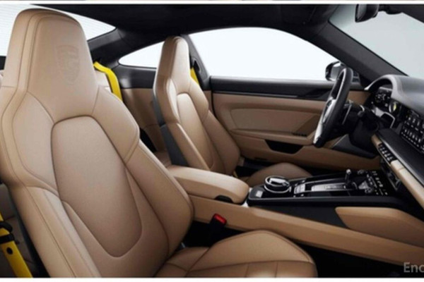 2022 Porsche 911 с пробегом 13 560 км