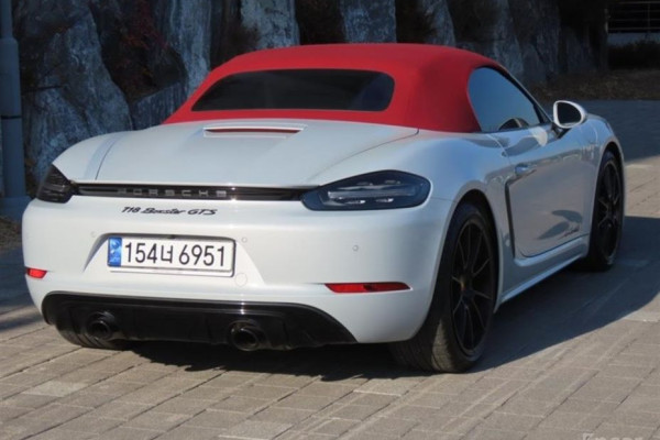 2023 Porsche 718 Spyder с пробегом 10 300 км