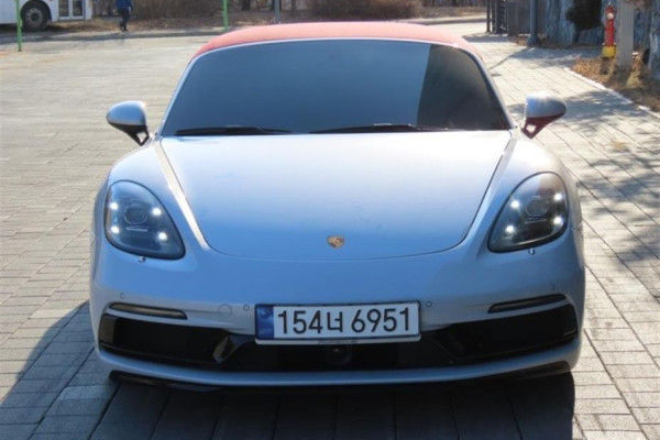 2023 Porsche 718 Spyder с пробегом 10 300 км