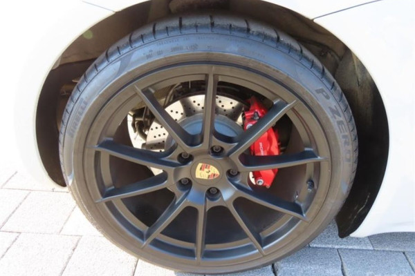 2023 Porsche 718 Spyder с пробегом 10 300 км