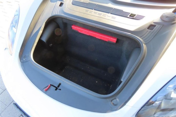 2023 Porsche 718 Spyder с пробегом 10 300 км