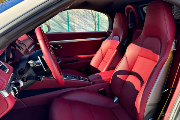 2023 Porsche 718 Spyder с пробегом 10 500 км