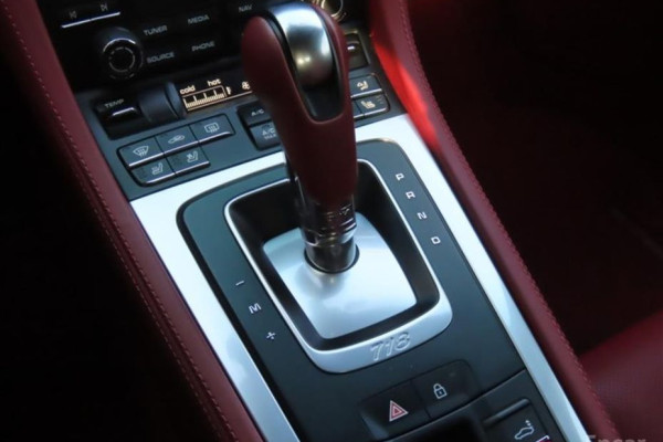 2023 Porsche 718 Spyder с пробегом 10 300 км