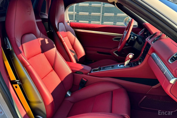 2023 Porsche 718 Spyder с пробегом 10 500 км