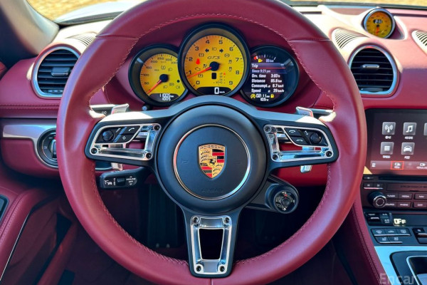 2023 Porsche 718 Spyder с пробегом 10 500 км