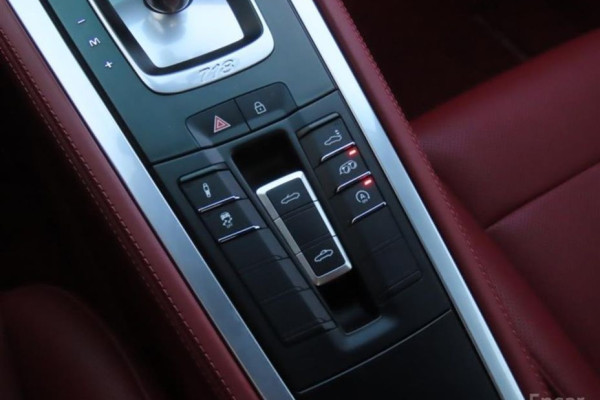 2023 Porsche 718 Spyder с пробегом 10 300 км