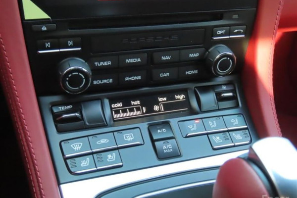 2023 Porsche 718 Spyder с пробегом 10 300 км