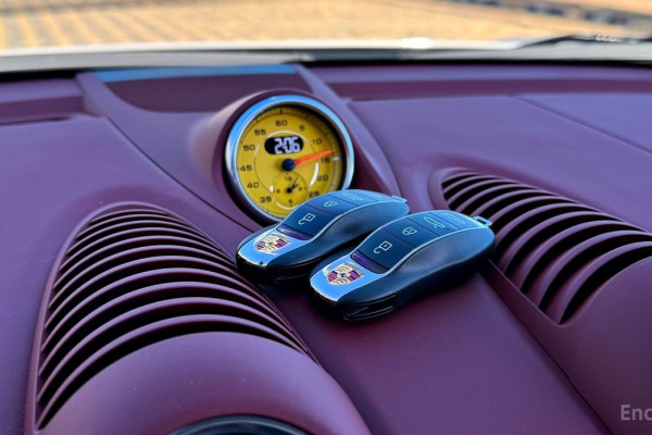 2023 Porsche 718 Spyder с пробегом 10 500 км