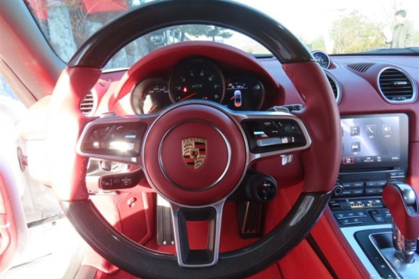 2023 Porsche 718 Spyder с пробегом 10 300 км