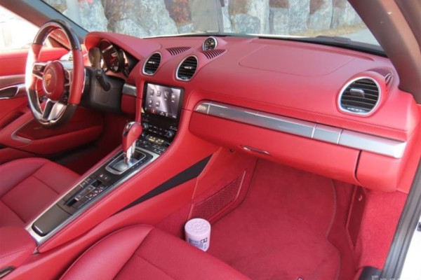 2023 Porsche 718 Spyder с пробегом 10 300 км