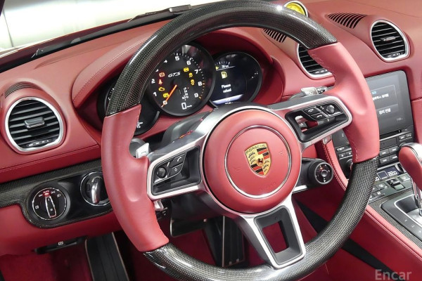 2022 Porsche 718 Spyder с пробегом 1 400 км