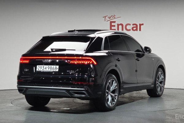 2020 Audi Q8 с пробегом 71 227 км