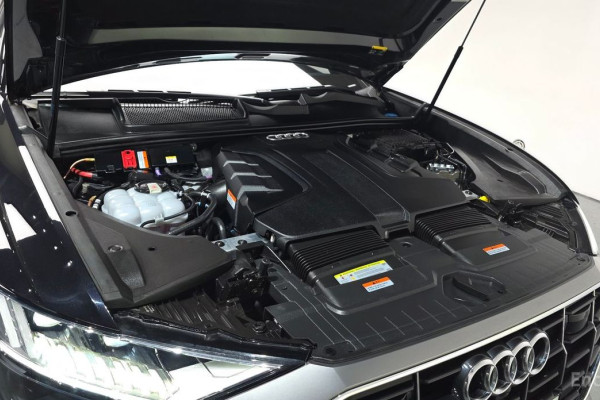 2020 Audi Q8 с пробегом 71 227 км