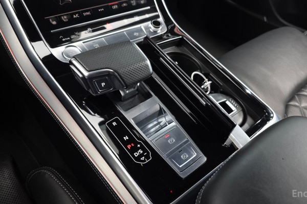 2020 Audi Q8 с пробегом 71 227 км