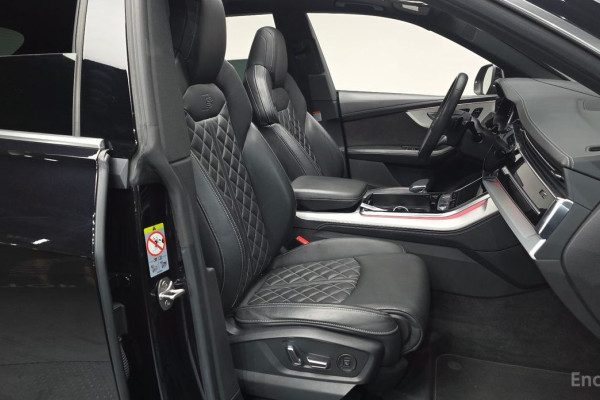 2020 Audi Q8 с пробегом 71 227 км