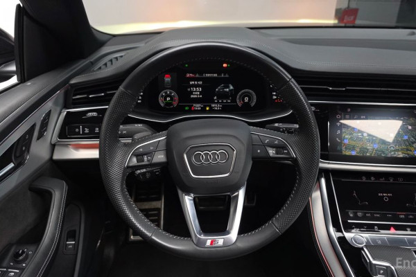 2020 Audi Q8 с пробегом 71 227 км