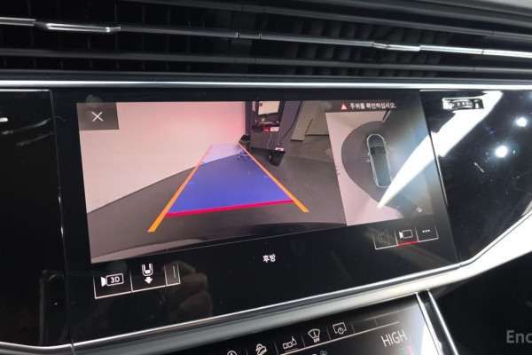 2020 Audi Q8 с пробегом 71 227 км