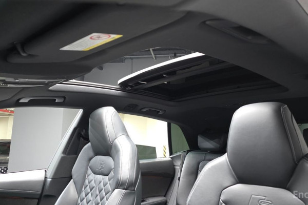 2020 Audi Q8 с пробегом 71 227 км