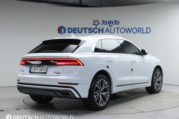 2021 Audi Q8 с пробегом 39 013 км