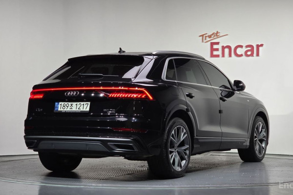 2021 Audi Q8 с пробегом 113 038 км