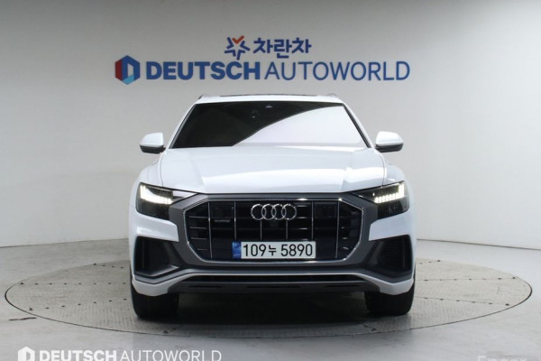 2021 Audi Q8 с пробегом 39 013 км