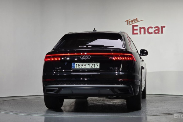 2021 Audi Q8 с пробегом 113 038 км