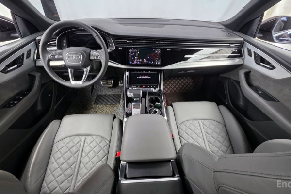 2021 Audi Q8 с пробегом 113 038 км