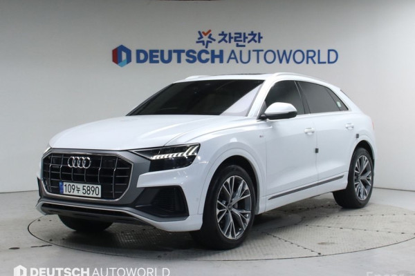 2021 Audi Q8 с пробегом 39 013 км