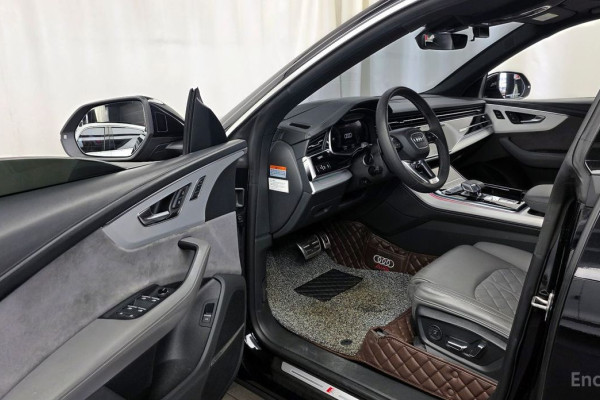 2021 Audi Q8 с пробегом 113 038 км