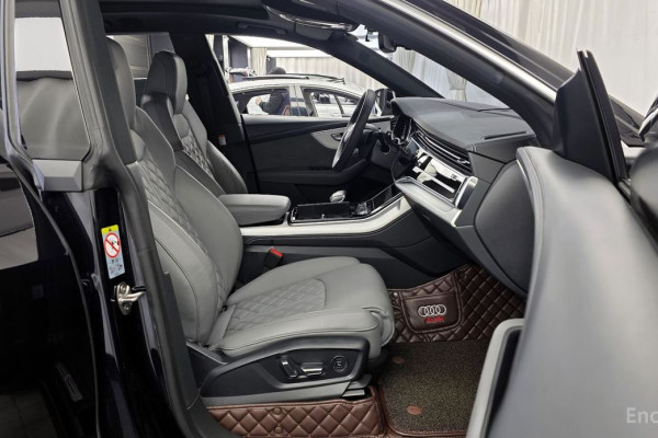 2021 Audi Q8 с пробегом 113 038 км