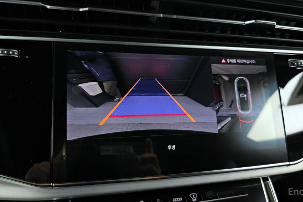 2023 Audi Q8 с пробегом 34 672 км