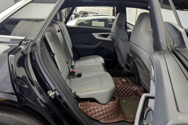 2021 Audi Q8 с пробегом 113 038 км