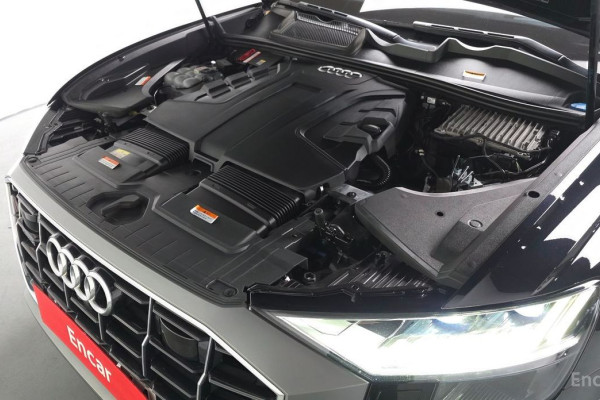 2021 Audi Q8 с пробегом 142 439 км