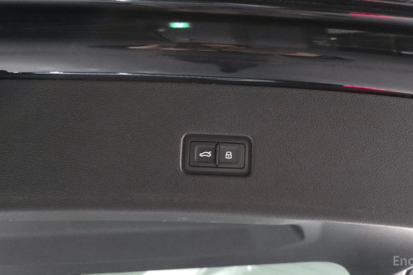 2021 Audi Q8 с пробегом 142 439 км