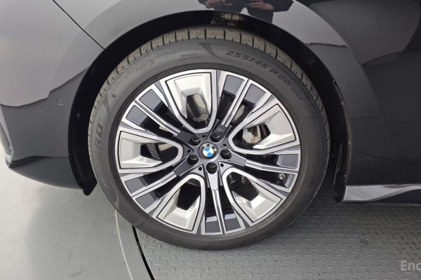 2023 BMW 7 серии с пробегом 72 581 км