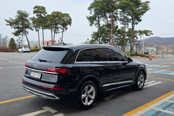 2022 Audi Q7 с пробегом 51 117 км
