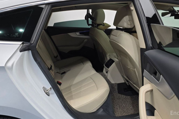 2022 Audi A5 с пробегом 61 879 км