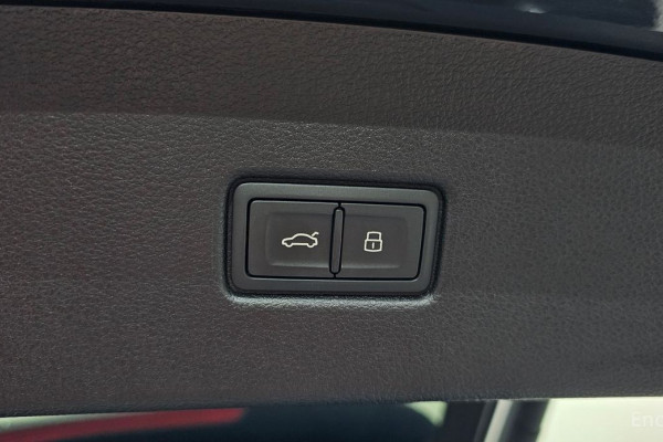 2023 Audi Q5 с пробегом 10 667 км